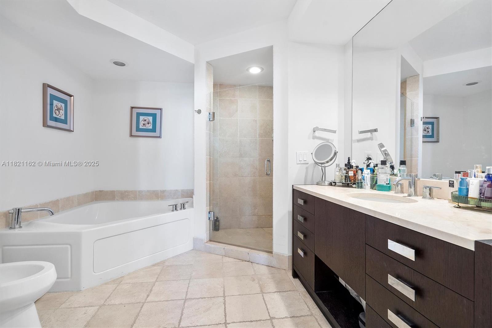 image Trump Royale Condo5