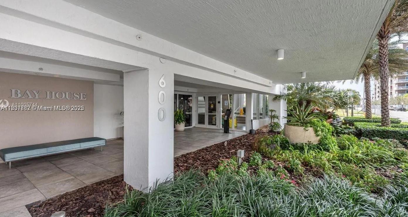 image Bay House1
