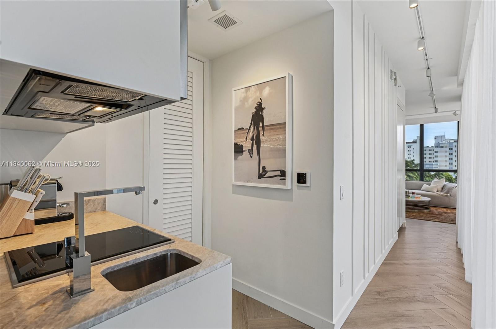 image W South Beach Residences9