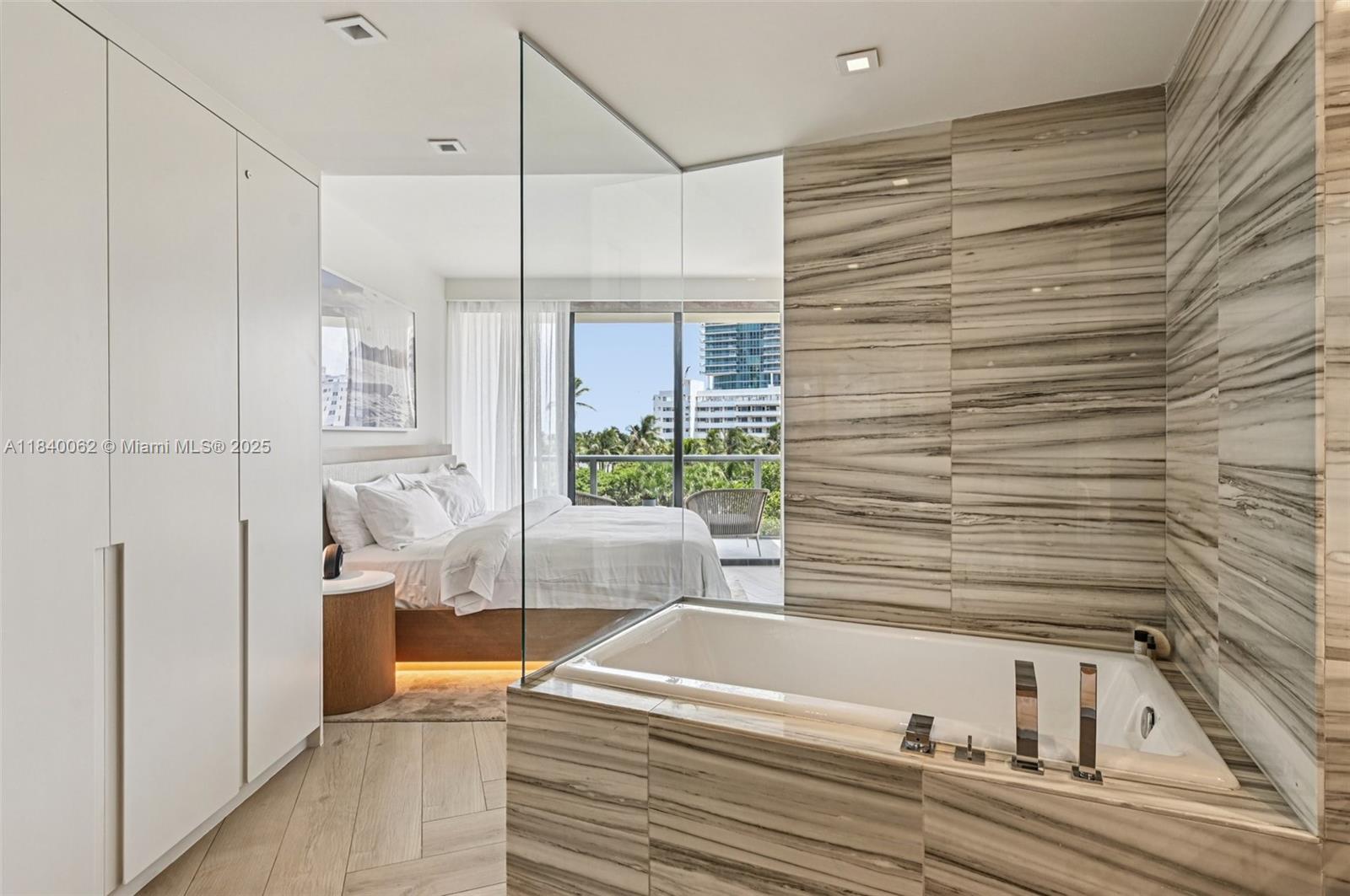 image W South Beach Residences14