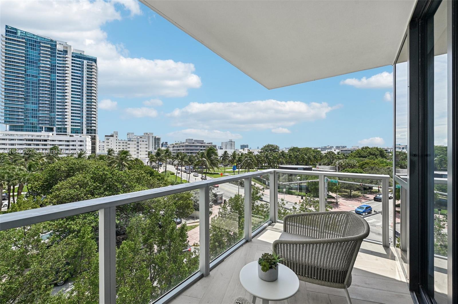 image W South Beach Residences18