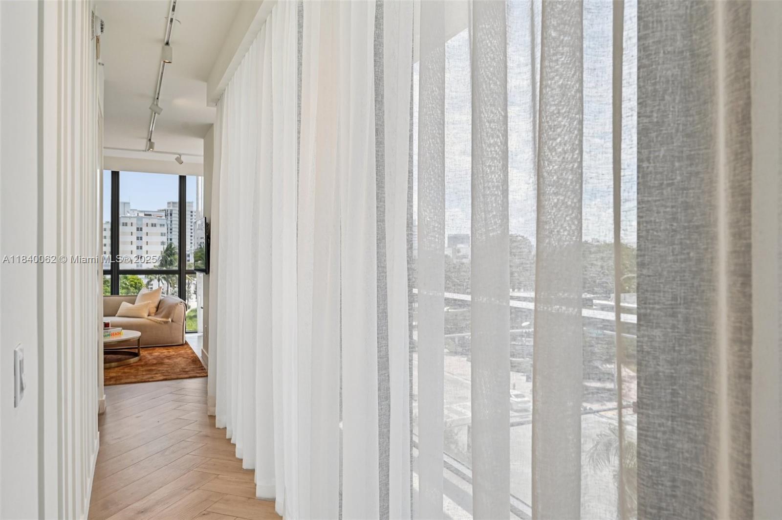 image W South Beach Residences4