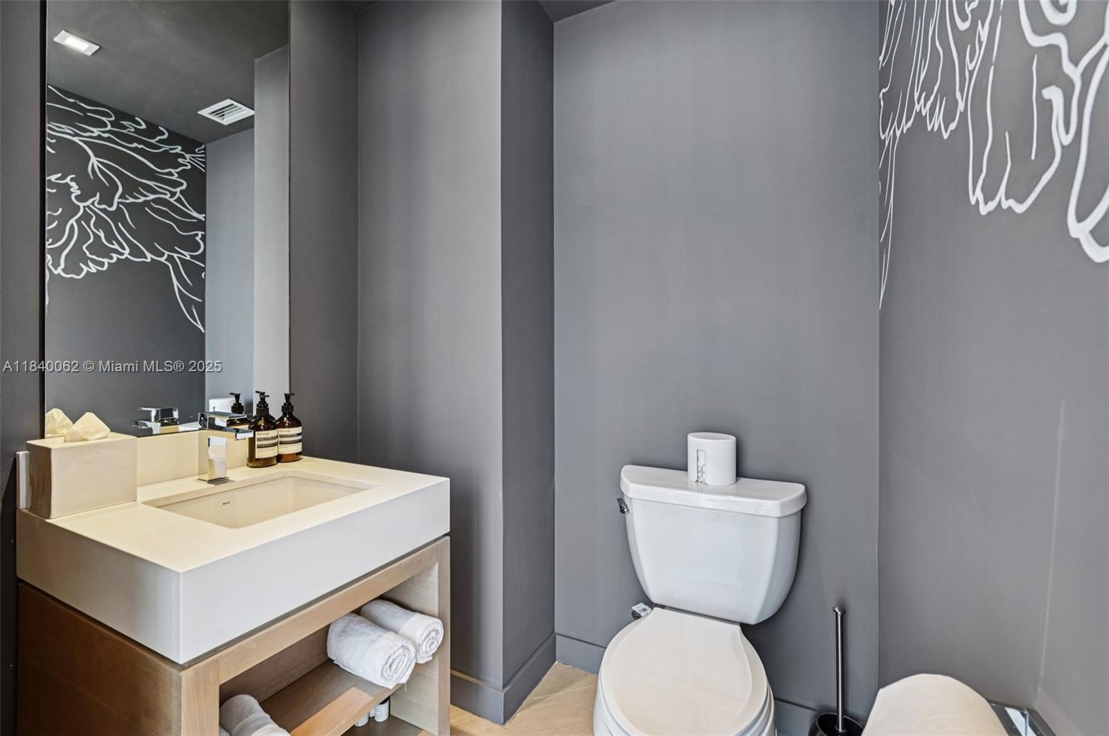 image W South Beach Residences5