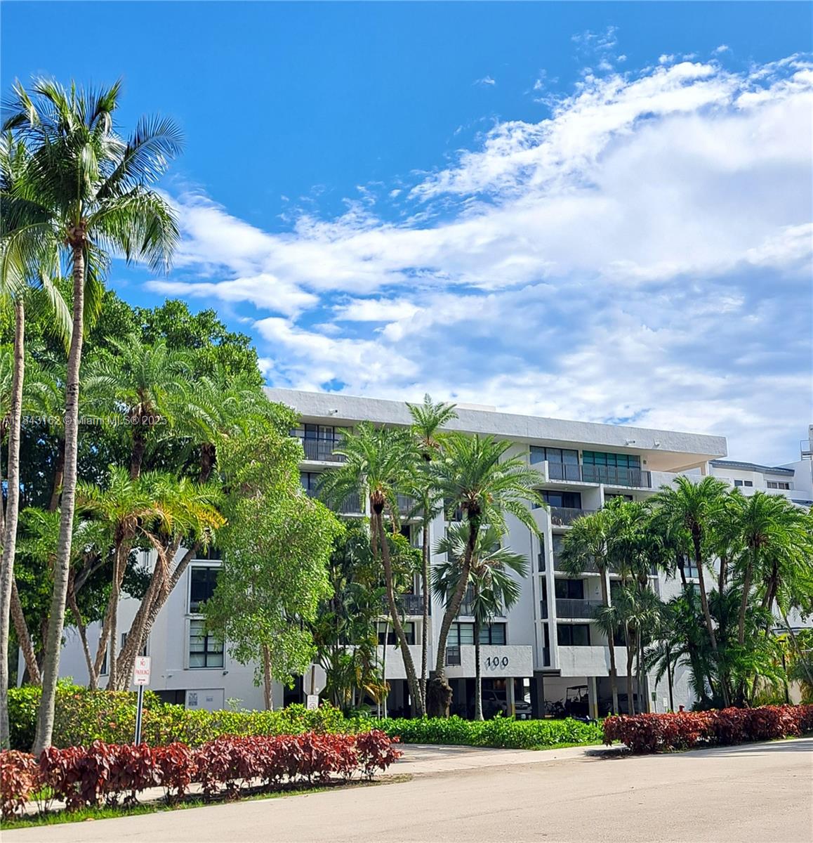 100 Ocean Ln Dr #403