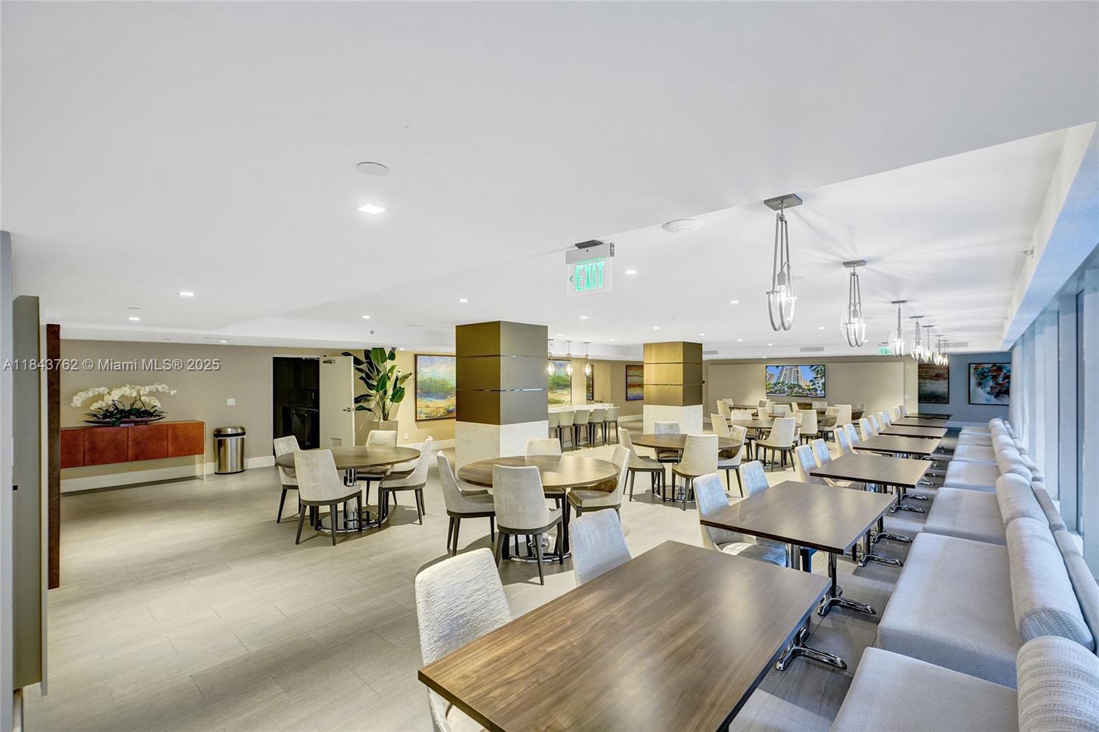 21150 Point Pl #406 Aventura, FL 33180