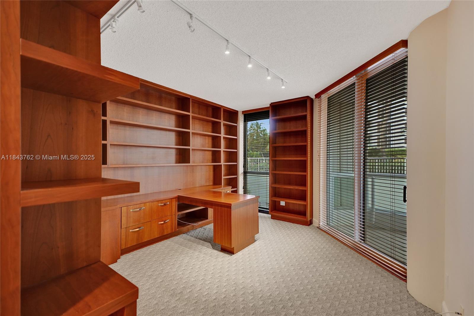 21150 Point Pl #406 Aventura, FL 33180