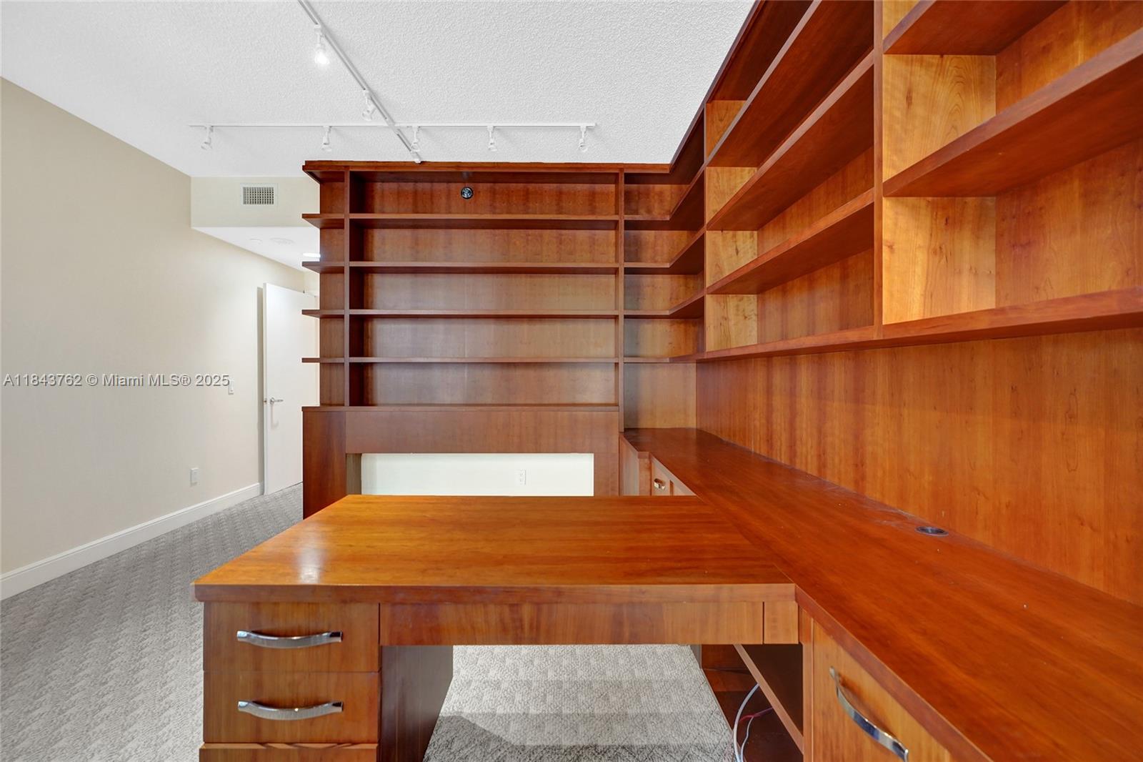 21150 Point Pl #406 Aventura, FL 33180