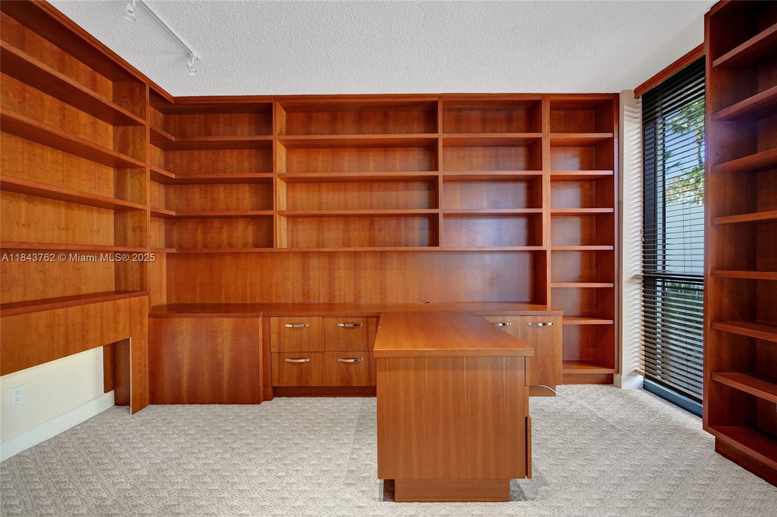 21150 Point Pl #406 Aventura, FL 33180