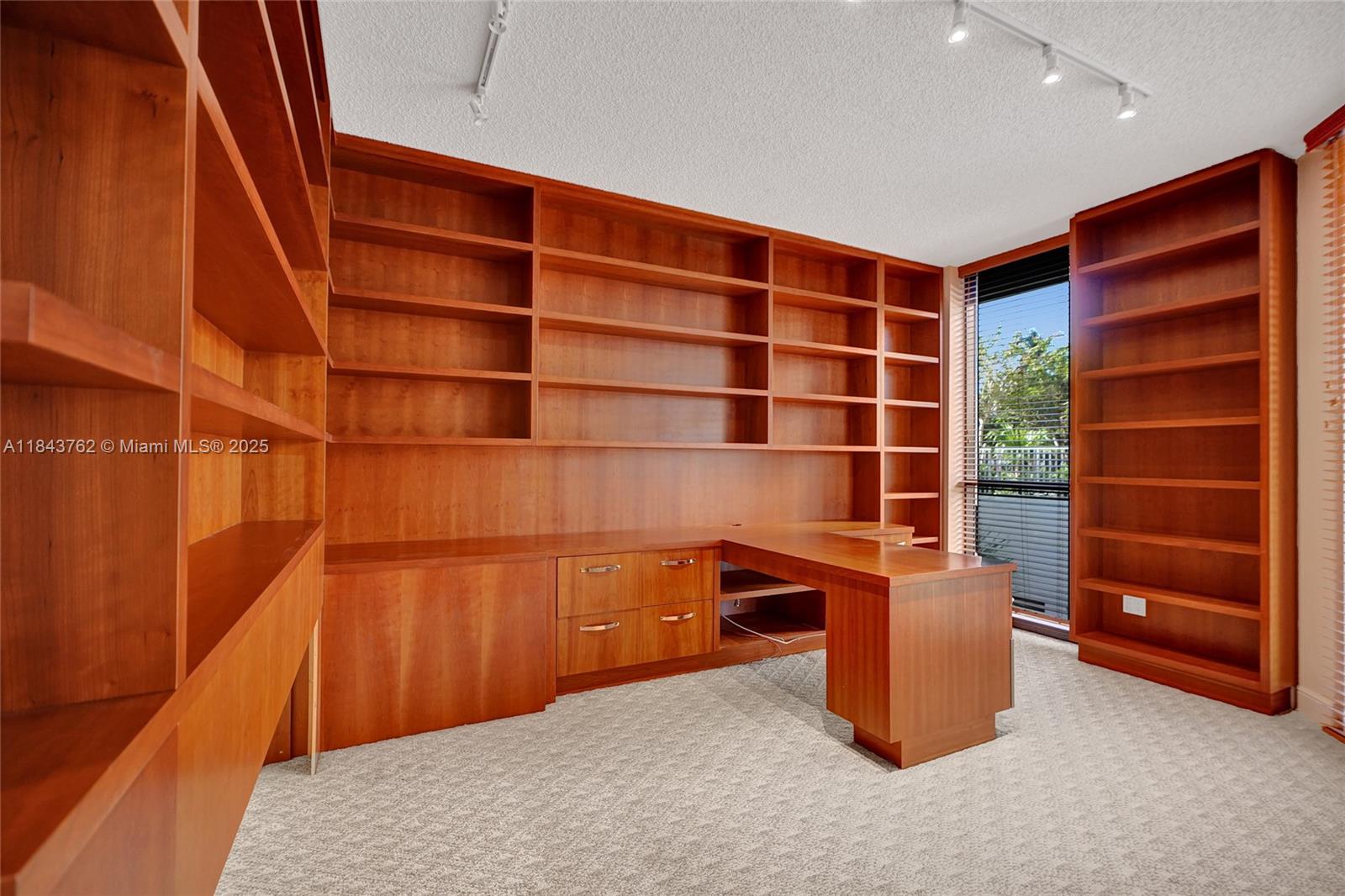 21150 Point Pl #406 Aventura, FL 33180