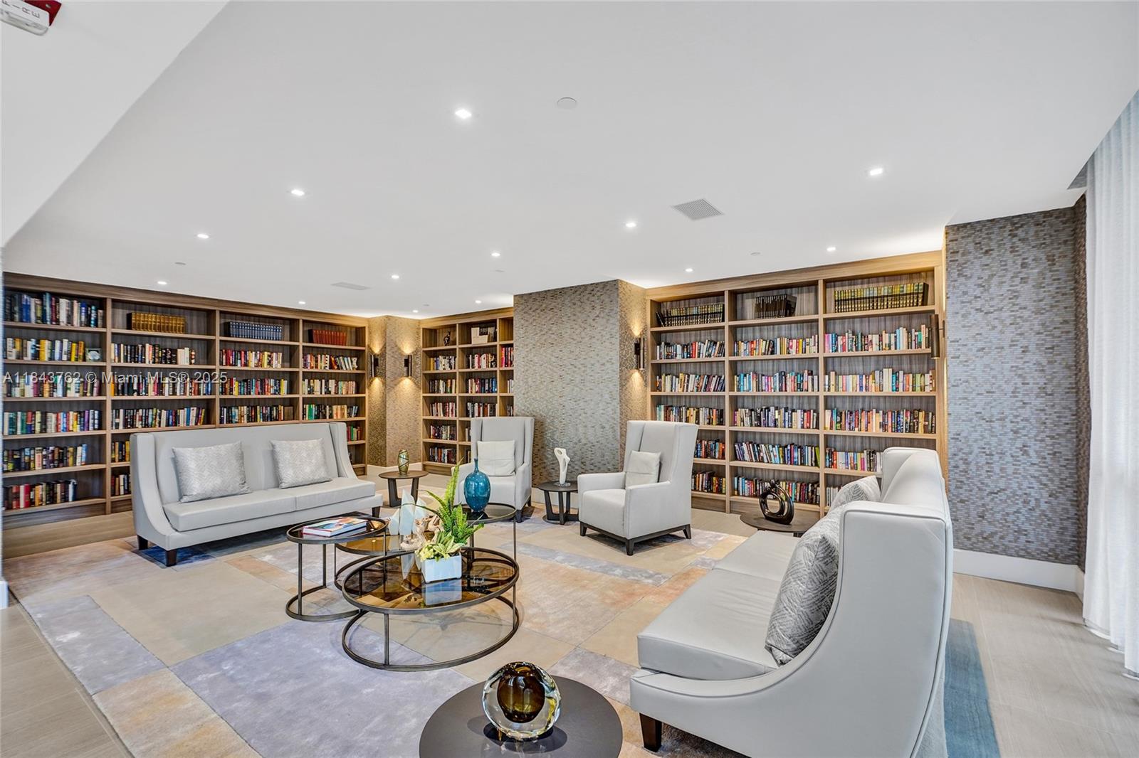 21150 Point Pl #406 Aventura, FL 33180