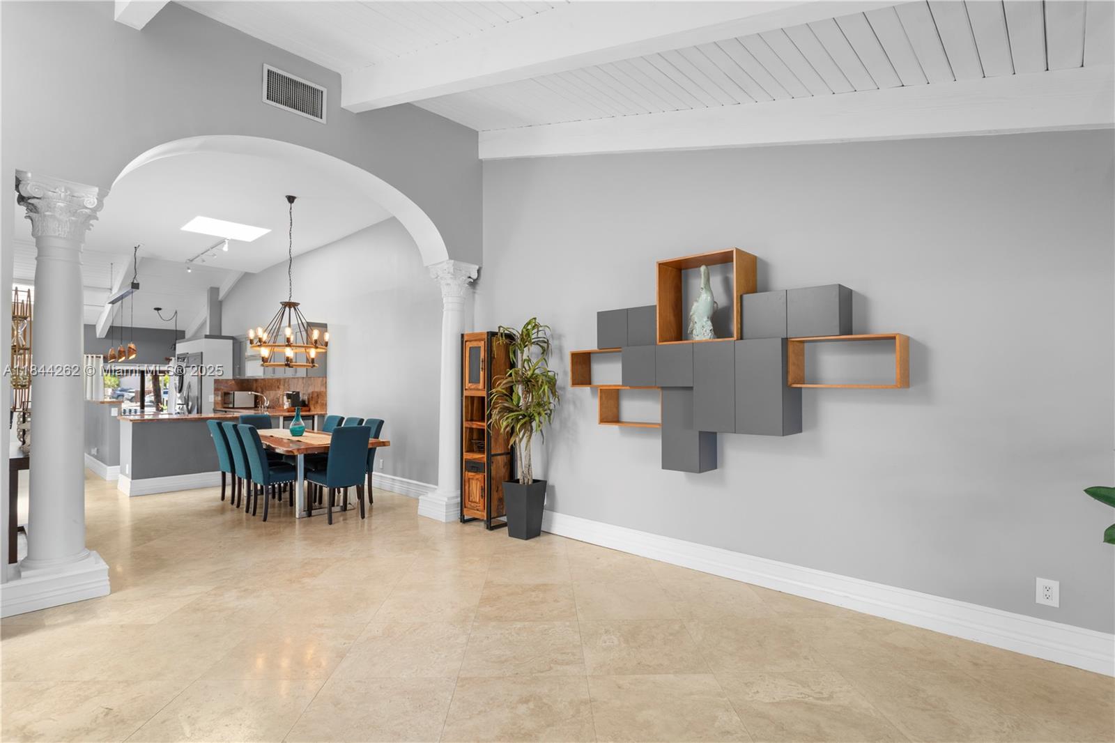 2665 S Parkview Dr Hallandale Beach, FL 33009