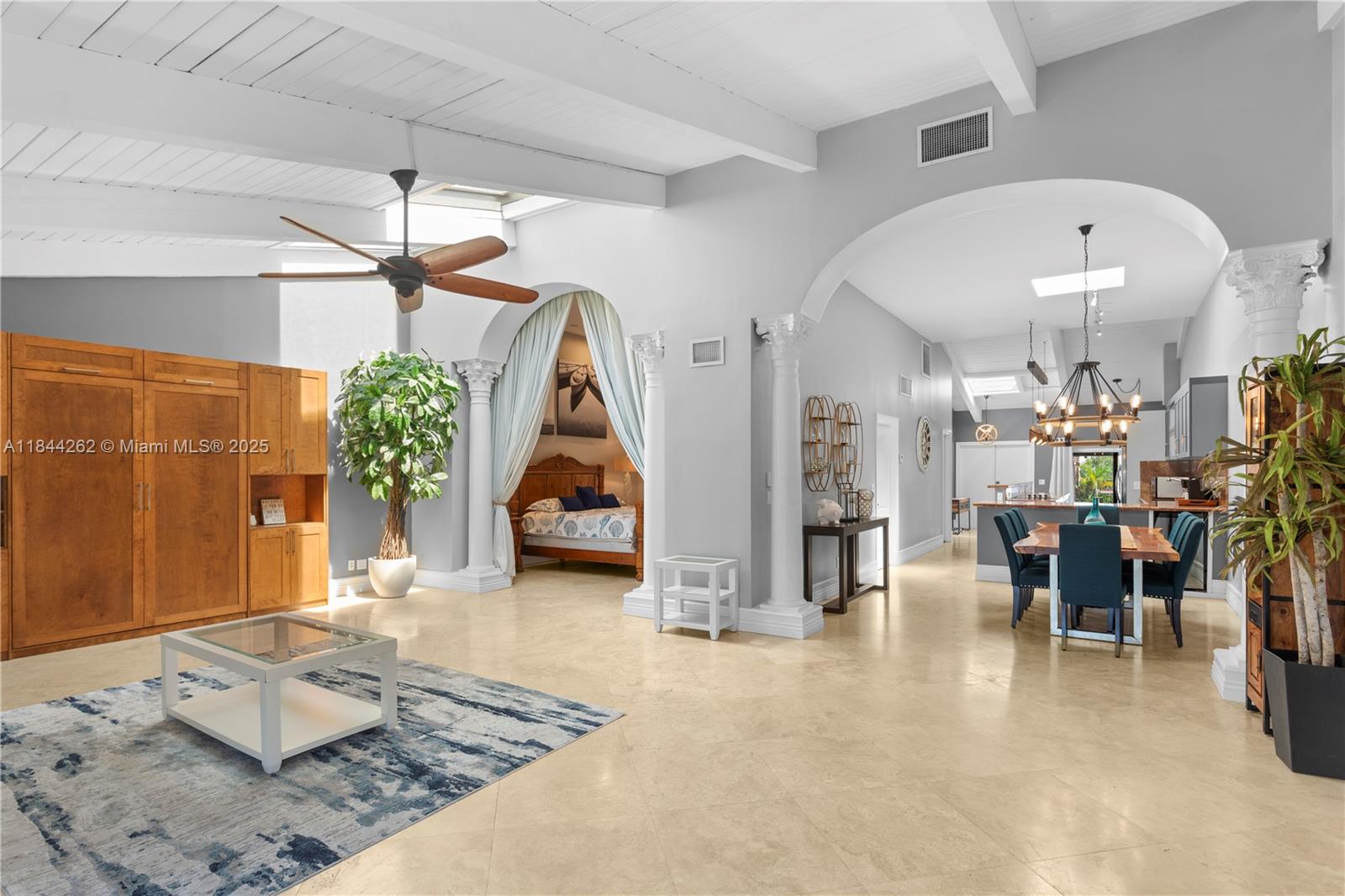 2665 S Parkview Dr Hallandale Beach, FL 33009