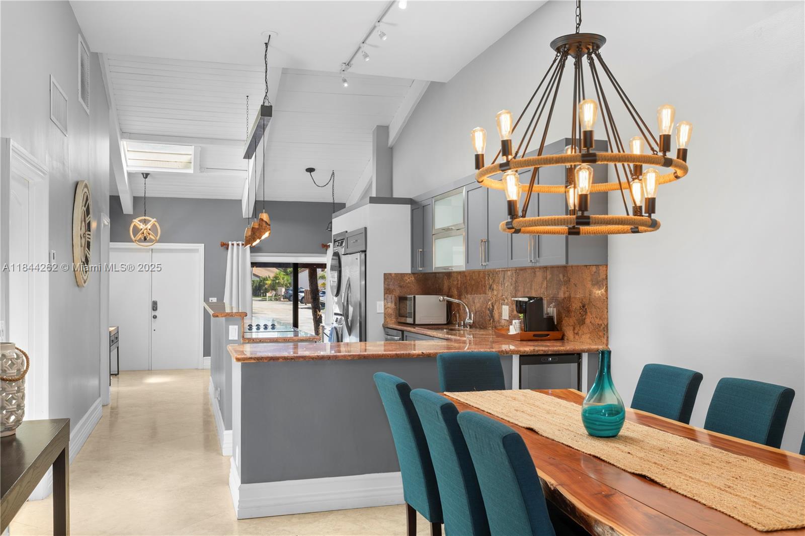 2665 S Parkview Dr Hallandale Beach, FL 33009