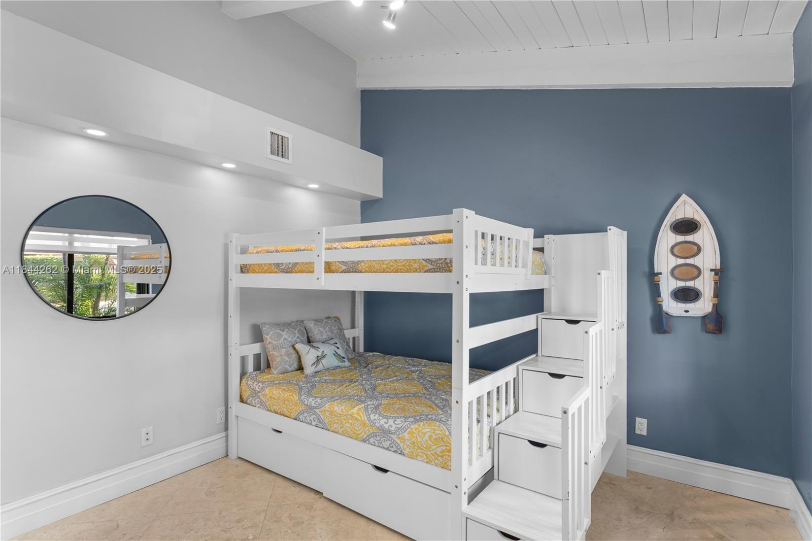 2665 S Parkview Dr Hallandale Beach, FL 33009