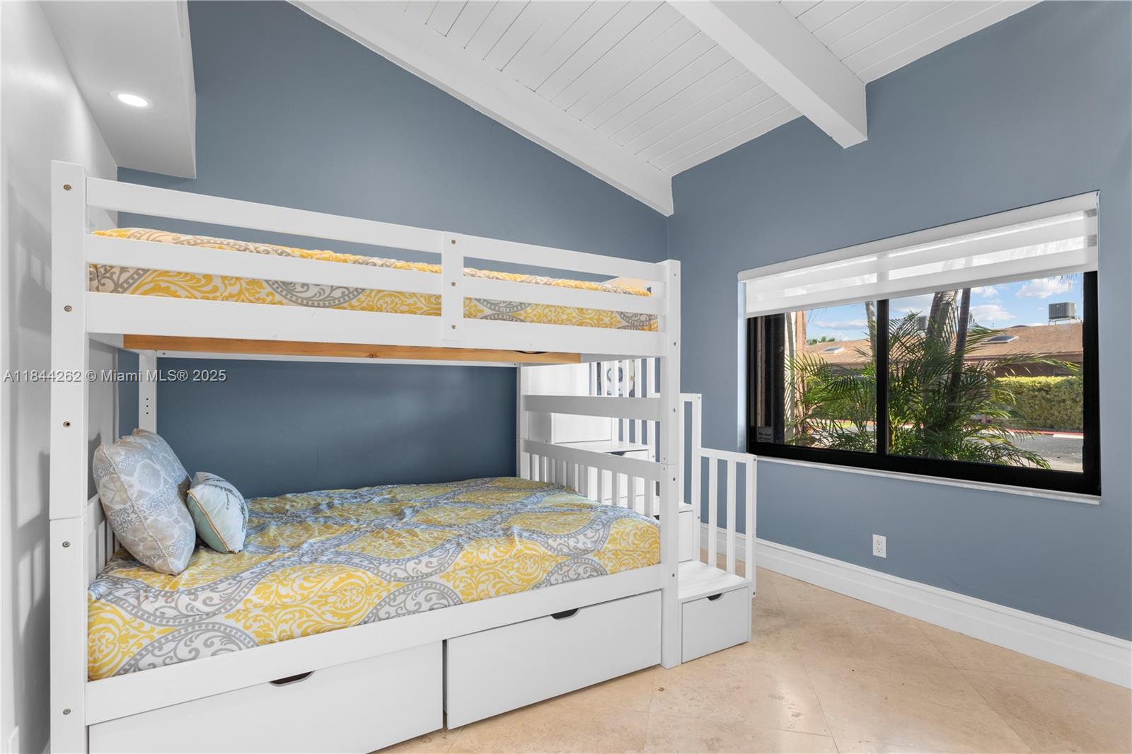 2665 S Parkview Dr Hallandale Beach, FL 33009