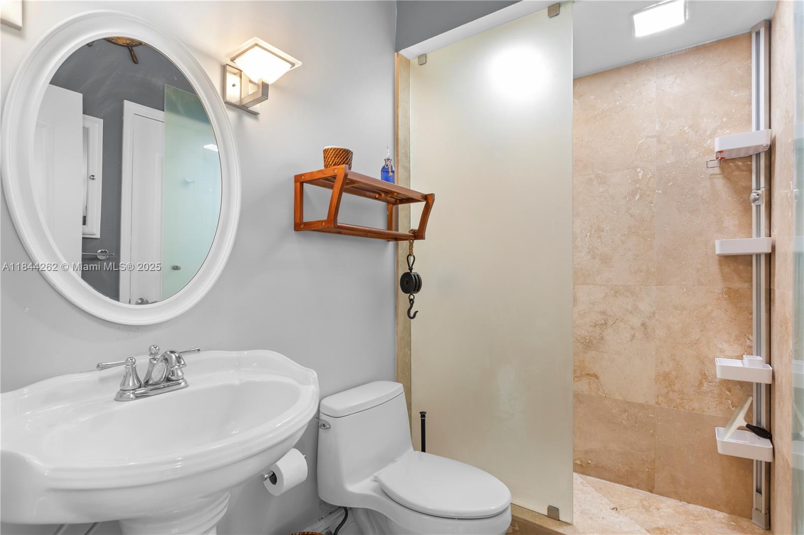 2665 S Parkview Dr Hallandale Beach, FL 33009