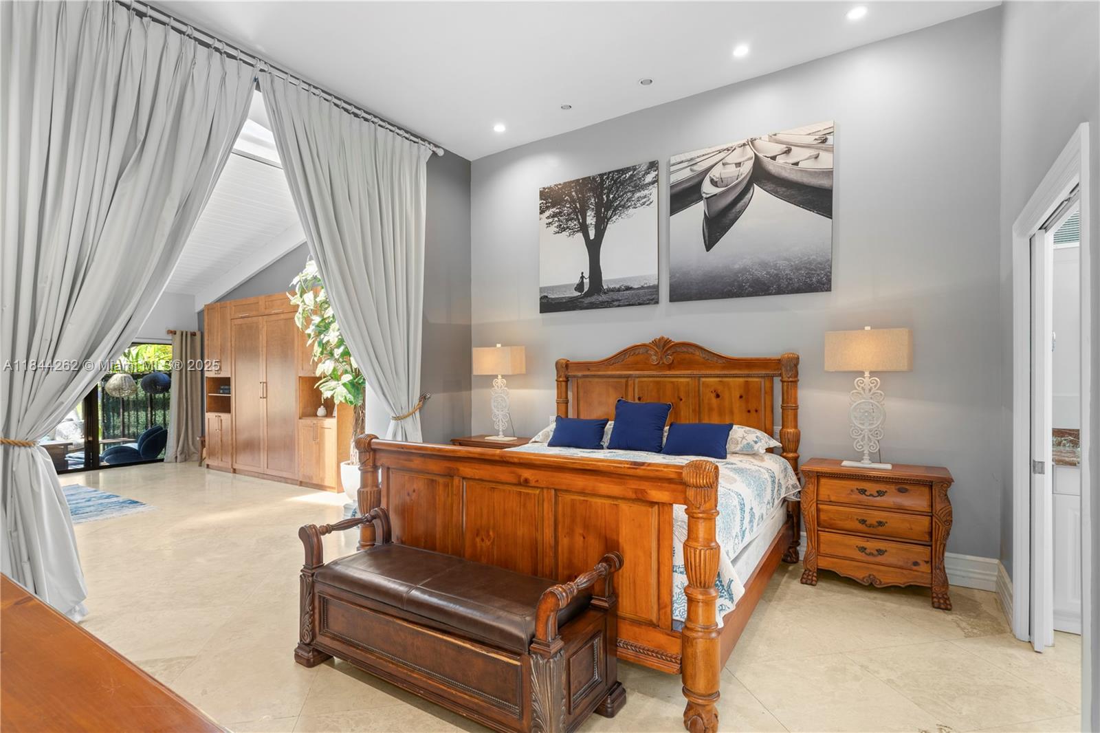 2665 S Parkview Dr Hallandale Beach, FL 33009