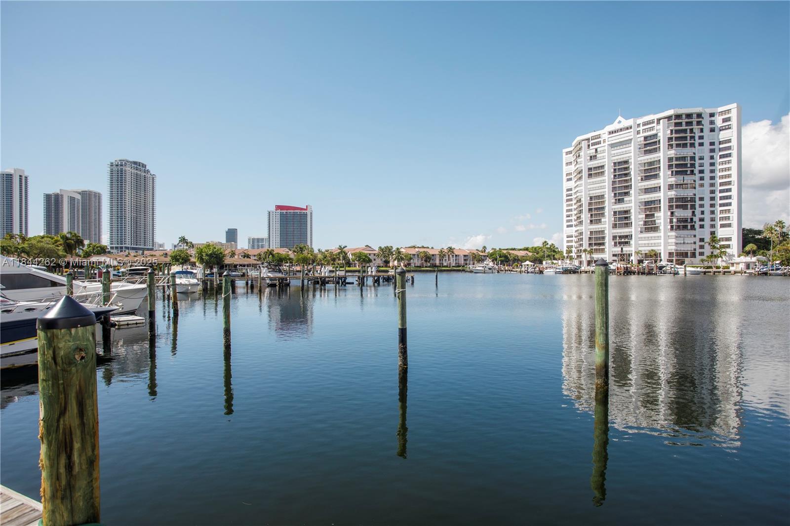 2665 S Parkview Dr Hallandale Beach, FL 33009