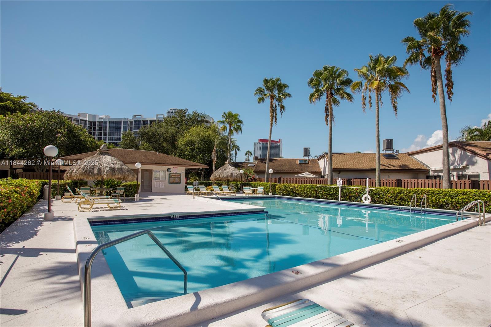 2665 S Parkview Dr Hallandale Beach, FL 33009