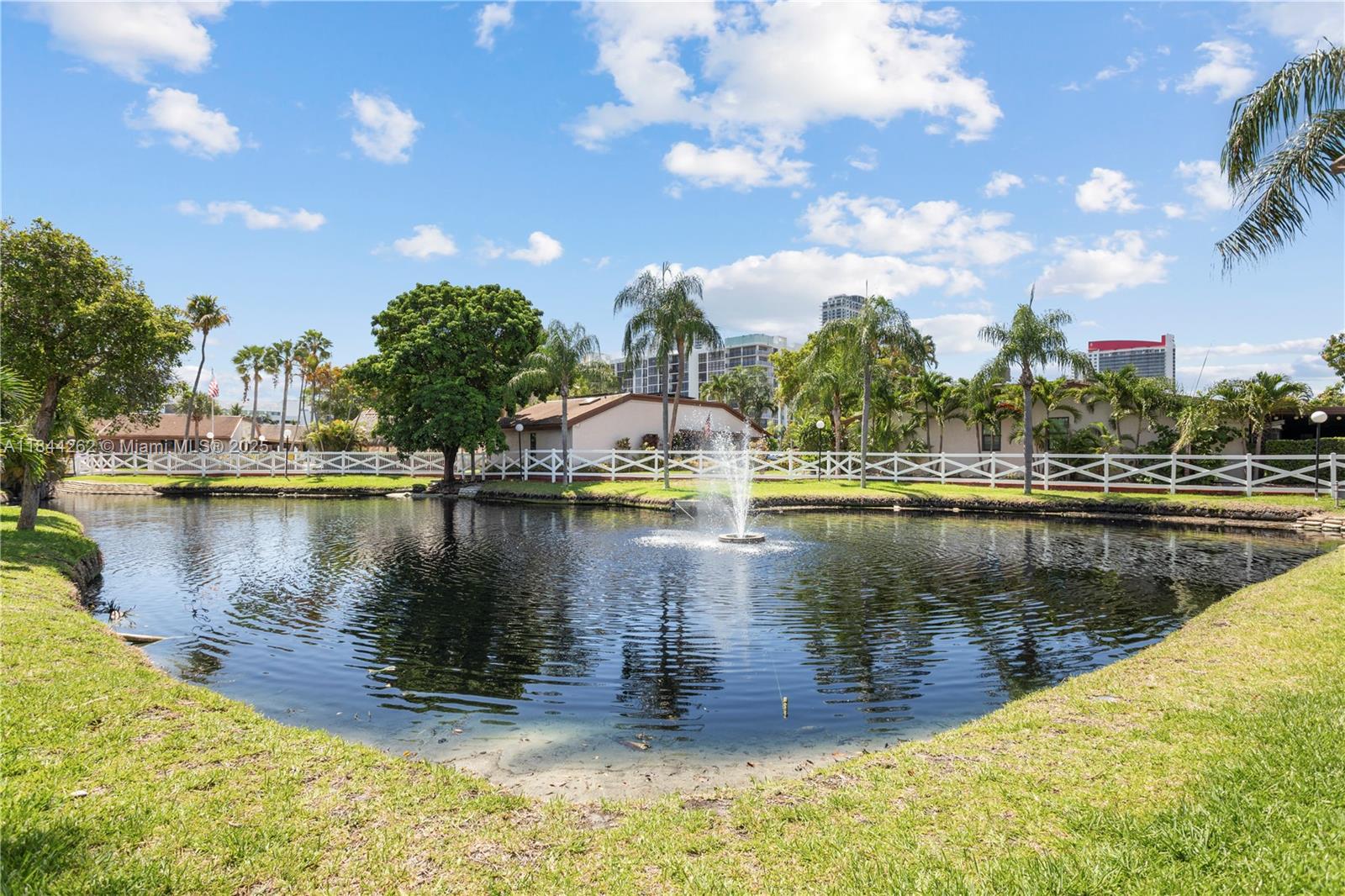 2665 S Parkview Dr Hallandale Beach, FL 33009