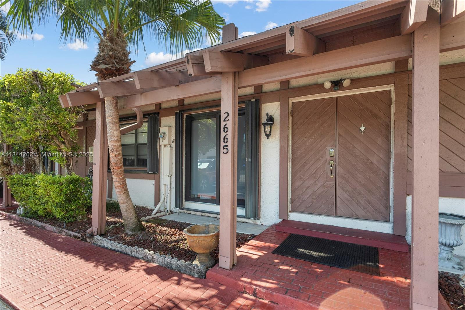 2665 S Parkview Dr Hallandale Beach, FL 33009