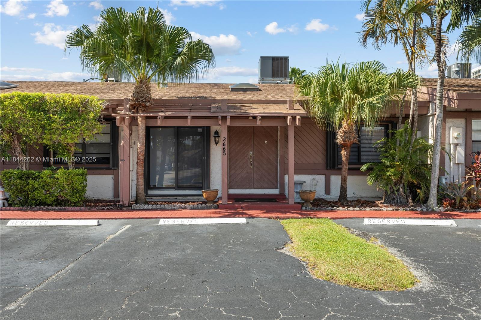 2665 S Parkview Dr Hallandale Beach, FL 33009