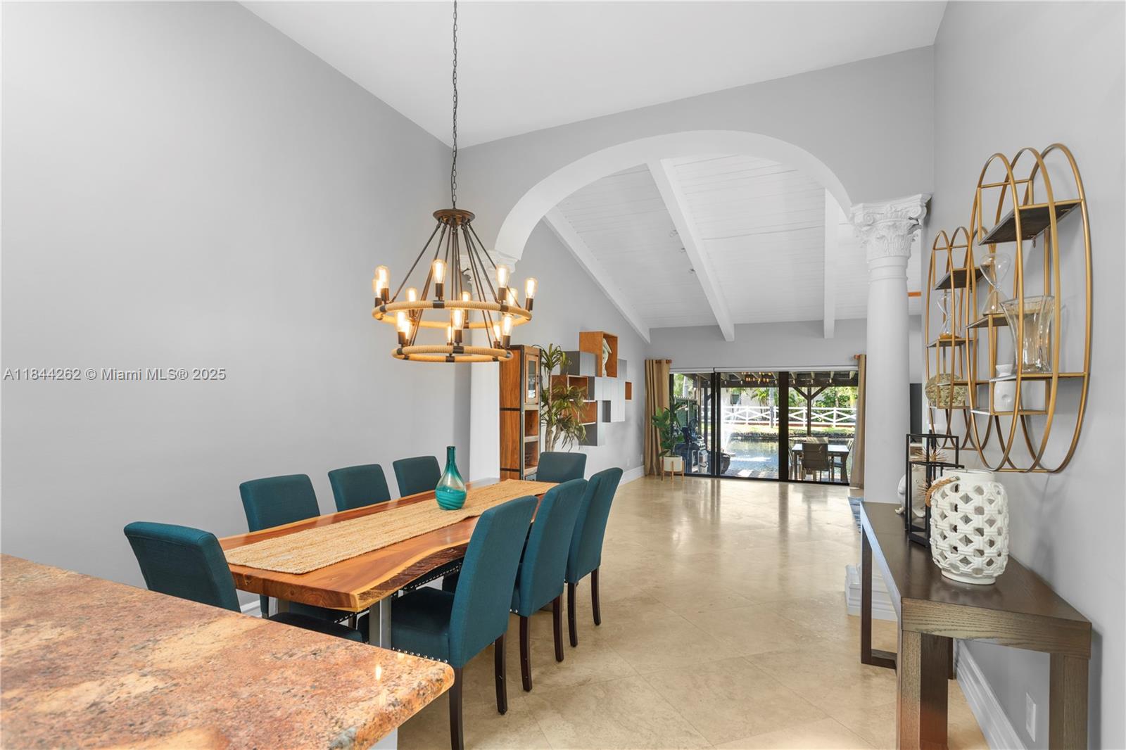 2665 S Parkview Dr Hallandale Beach, FL 33009