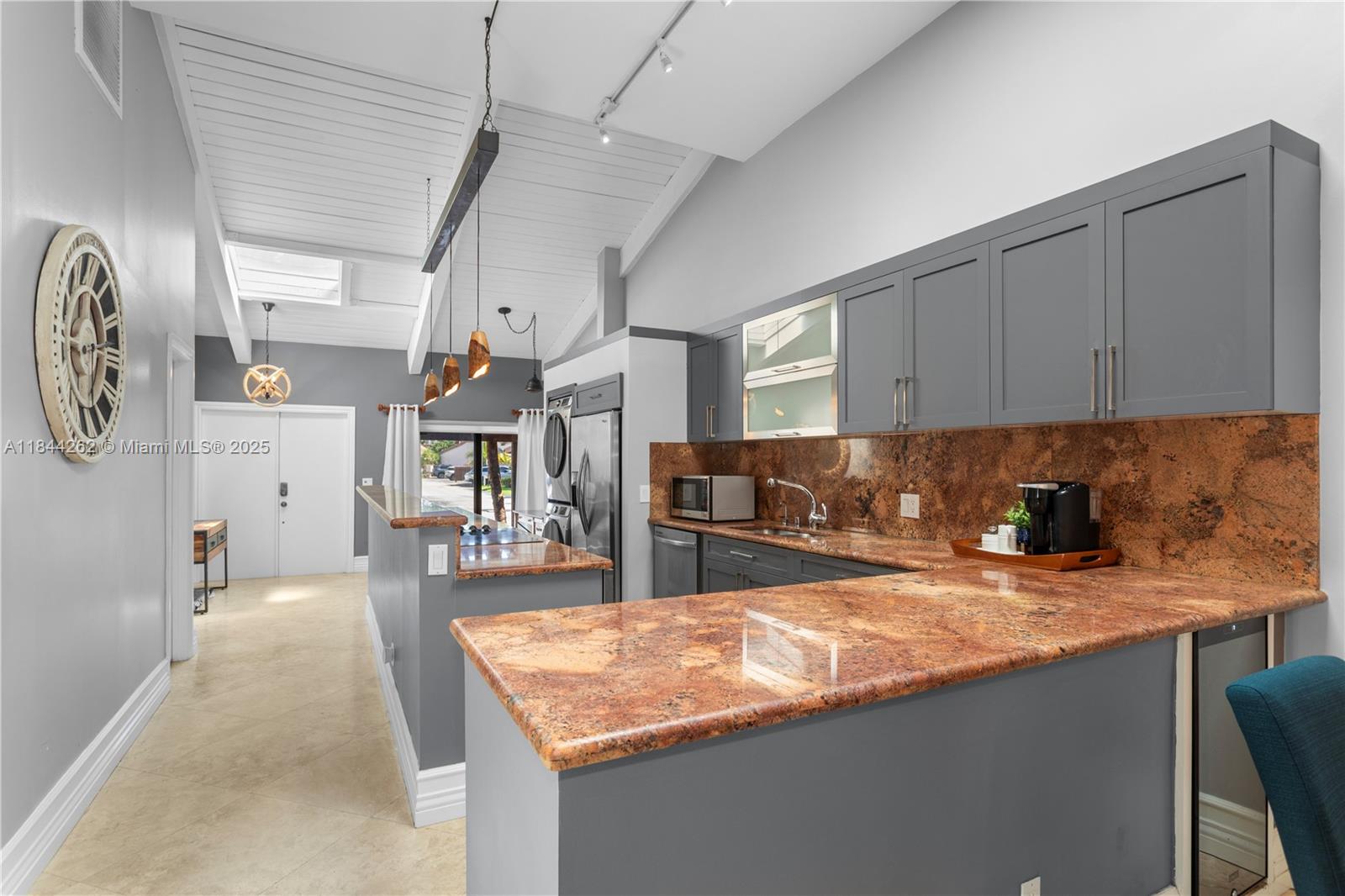 2665 S Parkview Dr Hallandale Beach, FL 33009