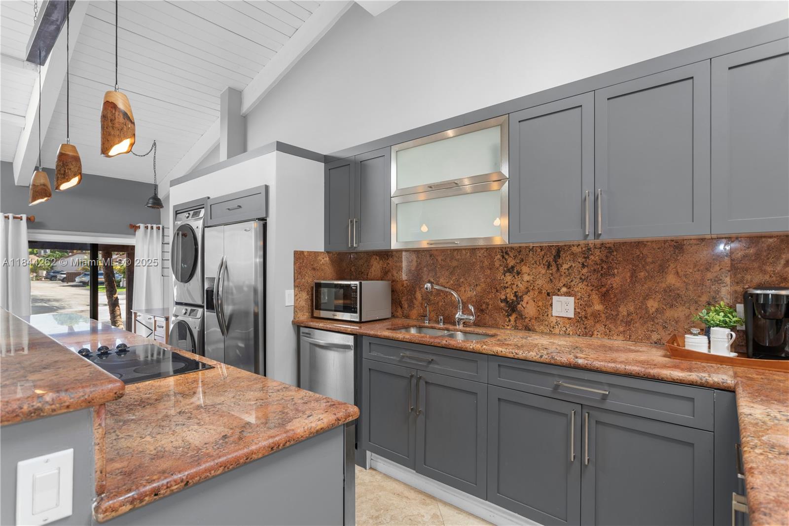 2665 S Parkview Dr Hallandale Beach, FL 33009