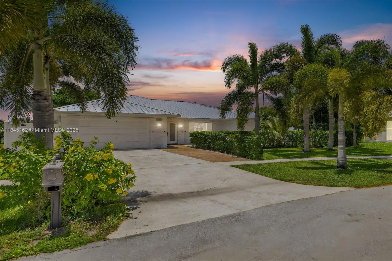 22071 W Soliel Cir W