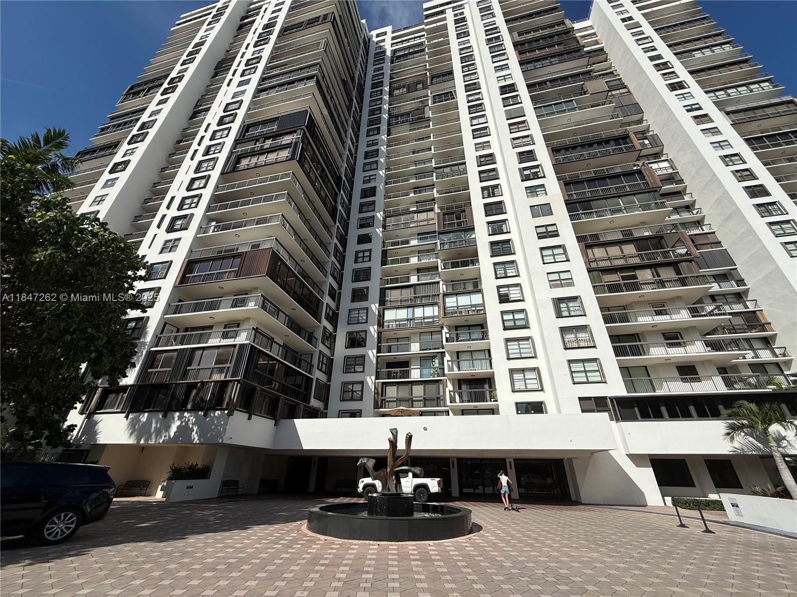 2333 Brickell Ave #1603