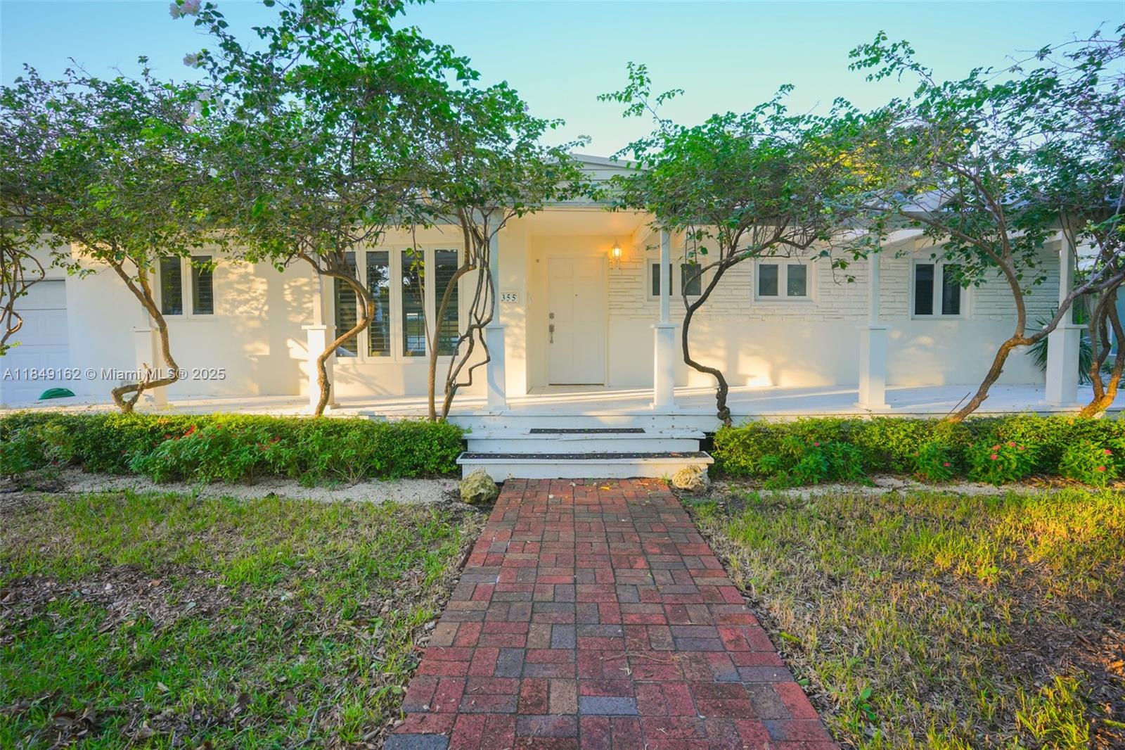 355 Redwood Ln