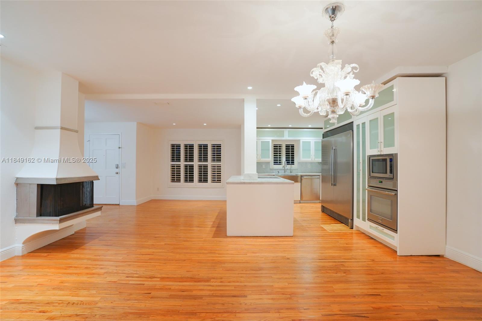 355 Redwood Ln Key Biscayne, FL 33149