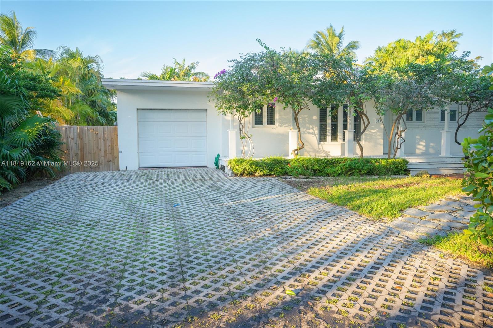 355 Redwood Ln Key Biscayne, FL 33149