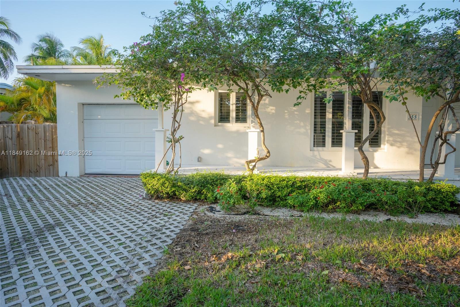 355 Redwood Ln Key Biscayne, FL 33149