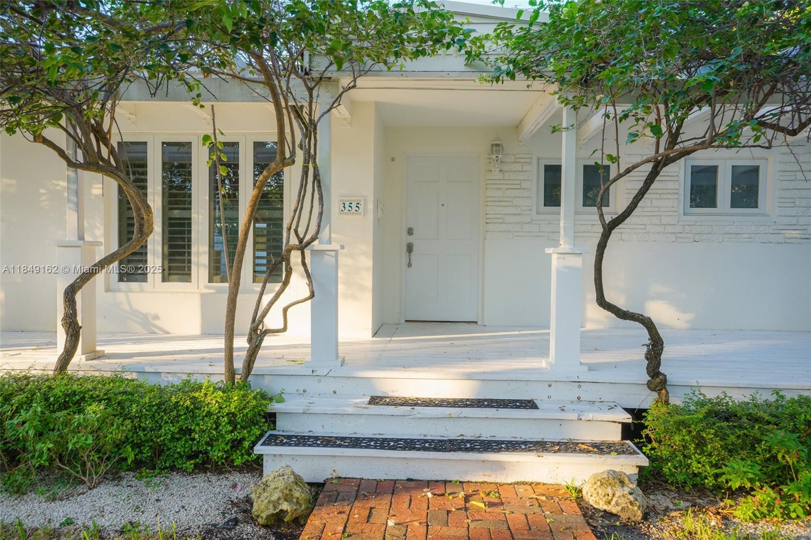 355 Redwood Ln Key Biscayne, FL 33149