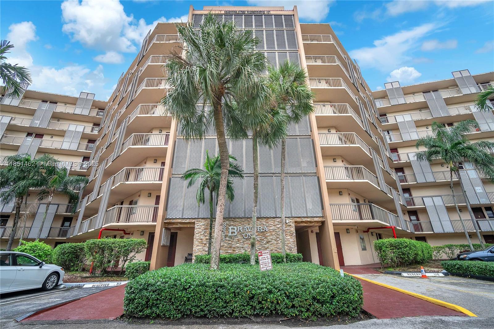 3301 N Country Clb Dr #309
