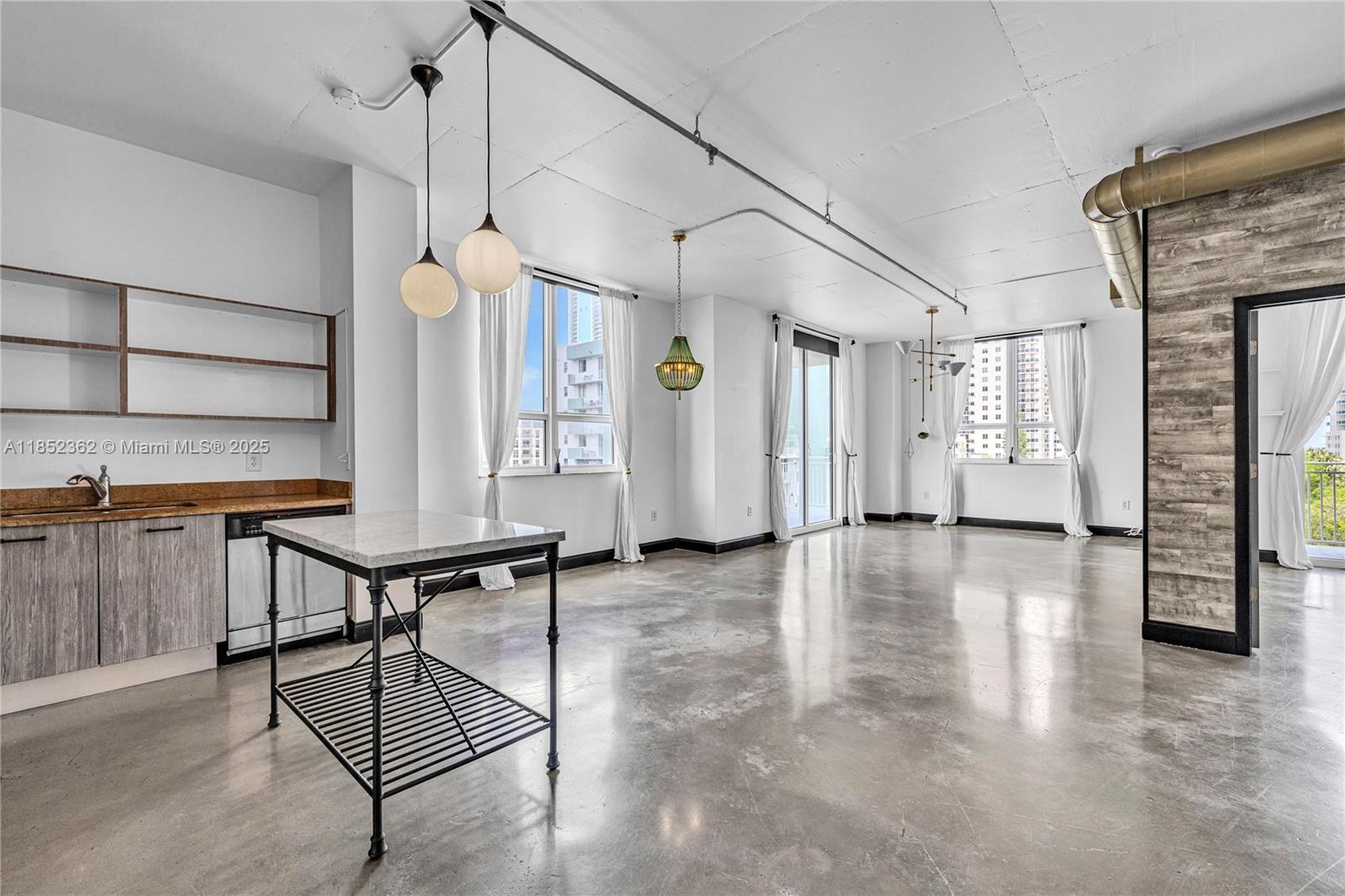 image Uptown Lofts Condo1