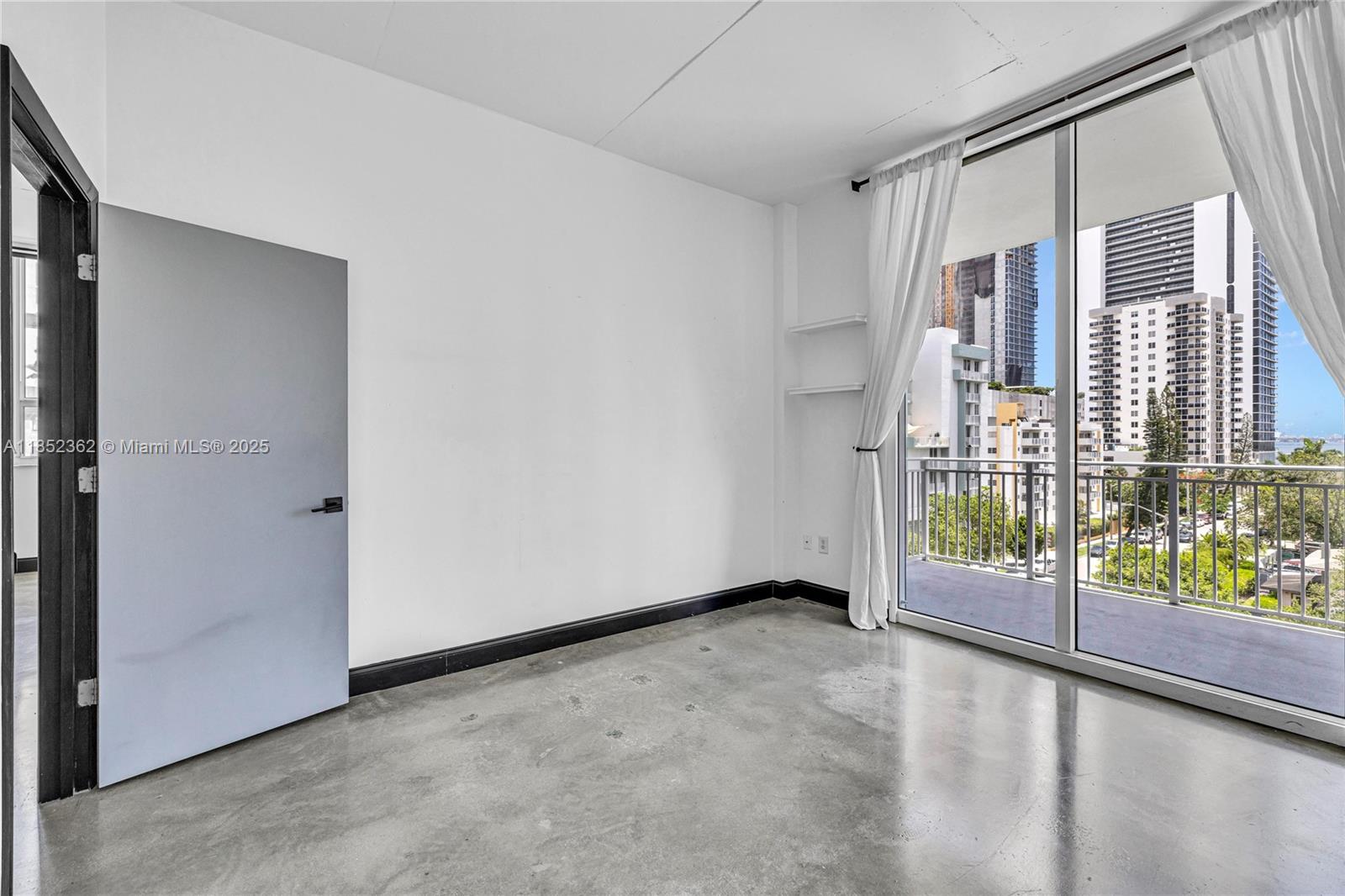 image Uptown Lofts Condo19