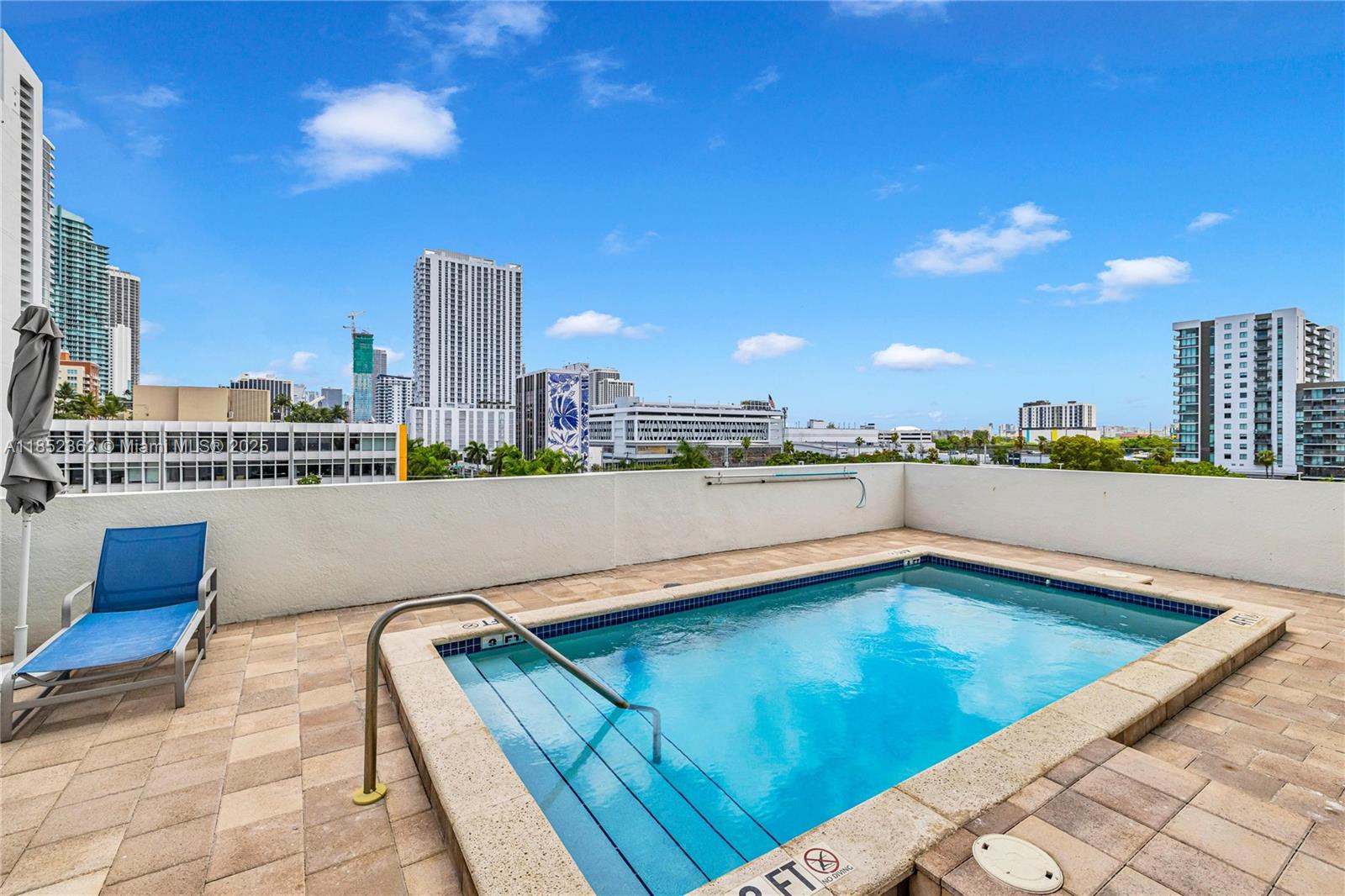 image Uptown Lofts Condo51