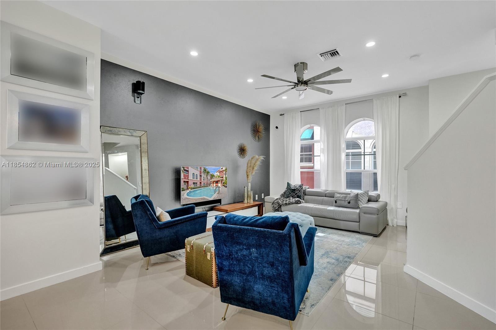 1033 NE 17th Way #1904 Fort Lauderdale, FL 33304