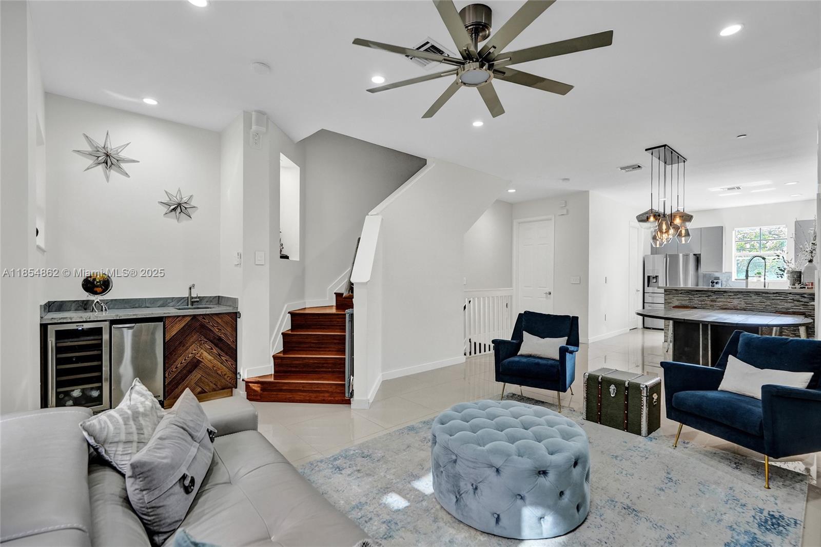 1033 NE 17th Way #1904 Fort Lauderdale, FL 33304