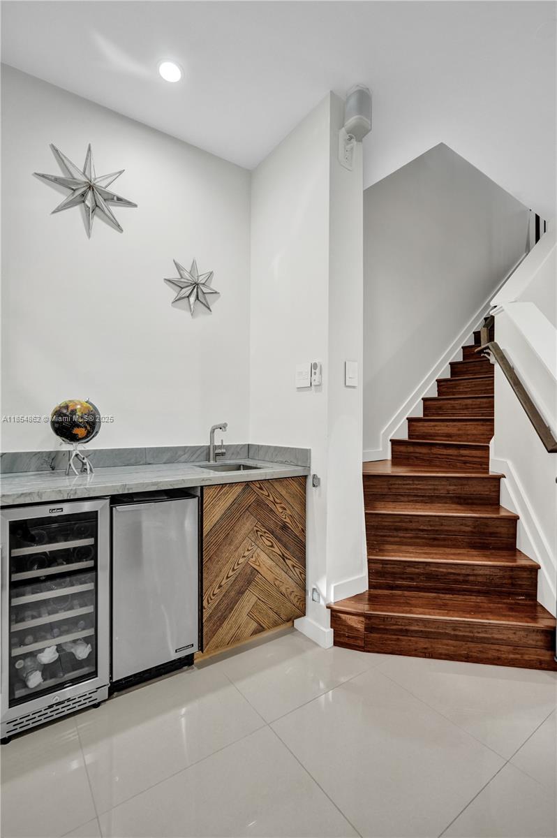 1033 NE 17th Way #1904 Fort Lauderdale, FL 33304