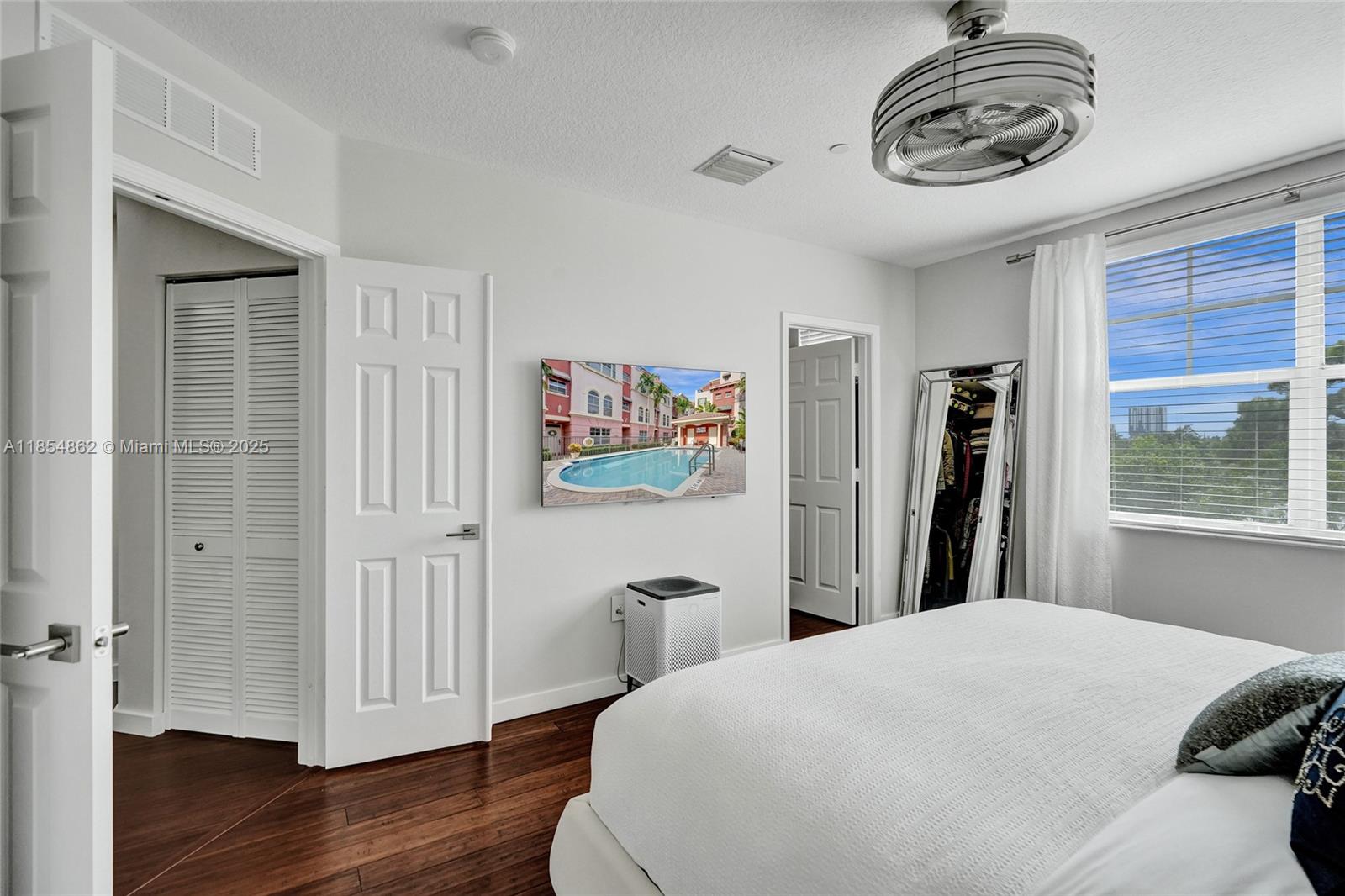 1033 NE 17th Way #1904 Fort Lauderdale, FL 33304