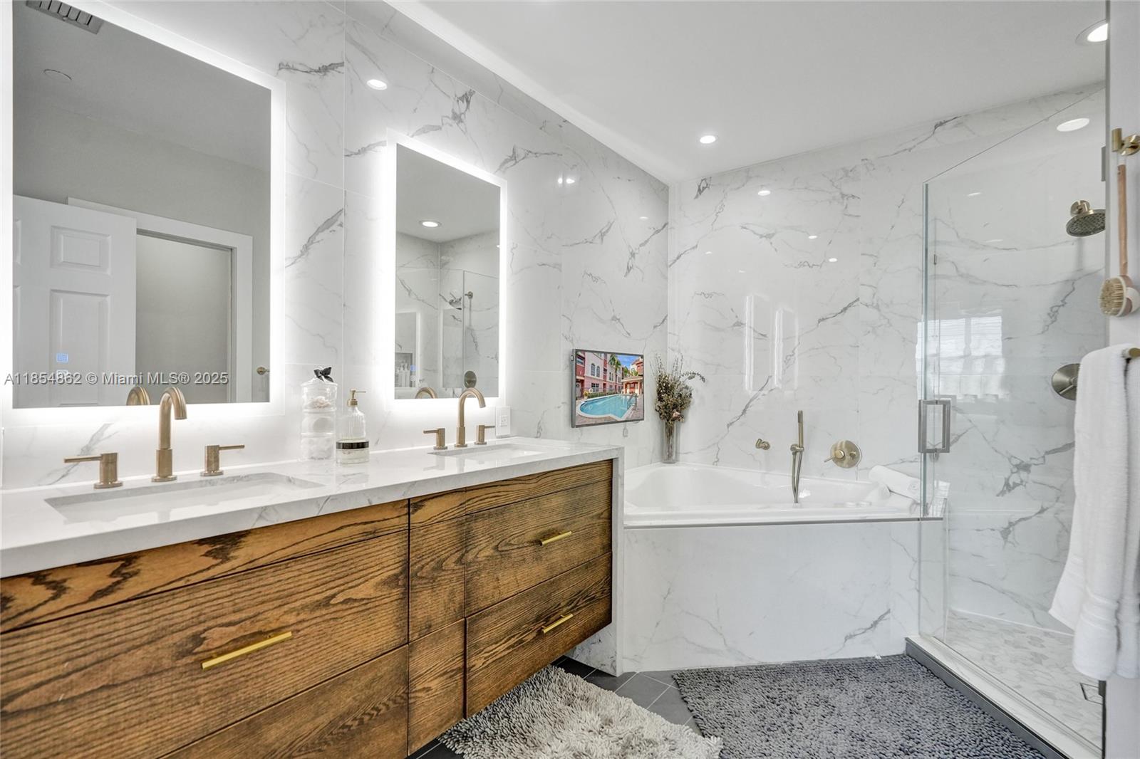 1033 NE 17th Way #1904 Fort Lauderdale, FL 33304