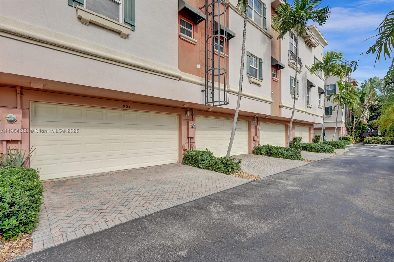 1033 NE 17th Way #1904 Fort Lauderdale, FL 33304