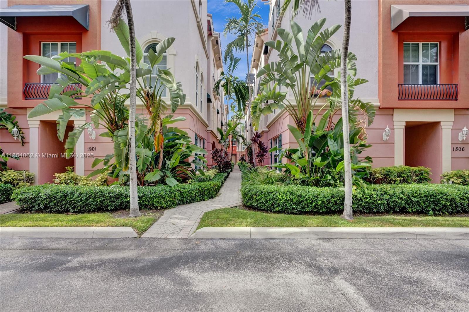 1033 NE 17th Way #1904 Fort Lauderdale, FL 33304