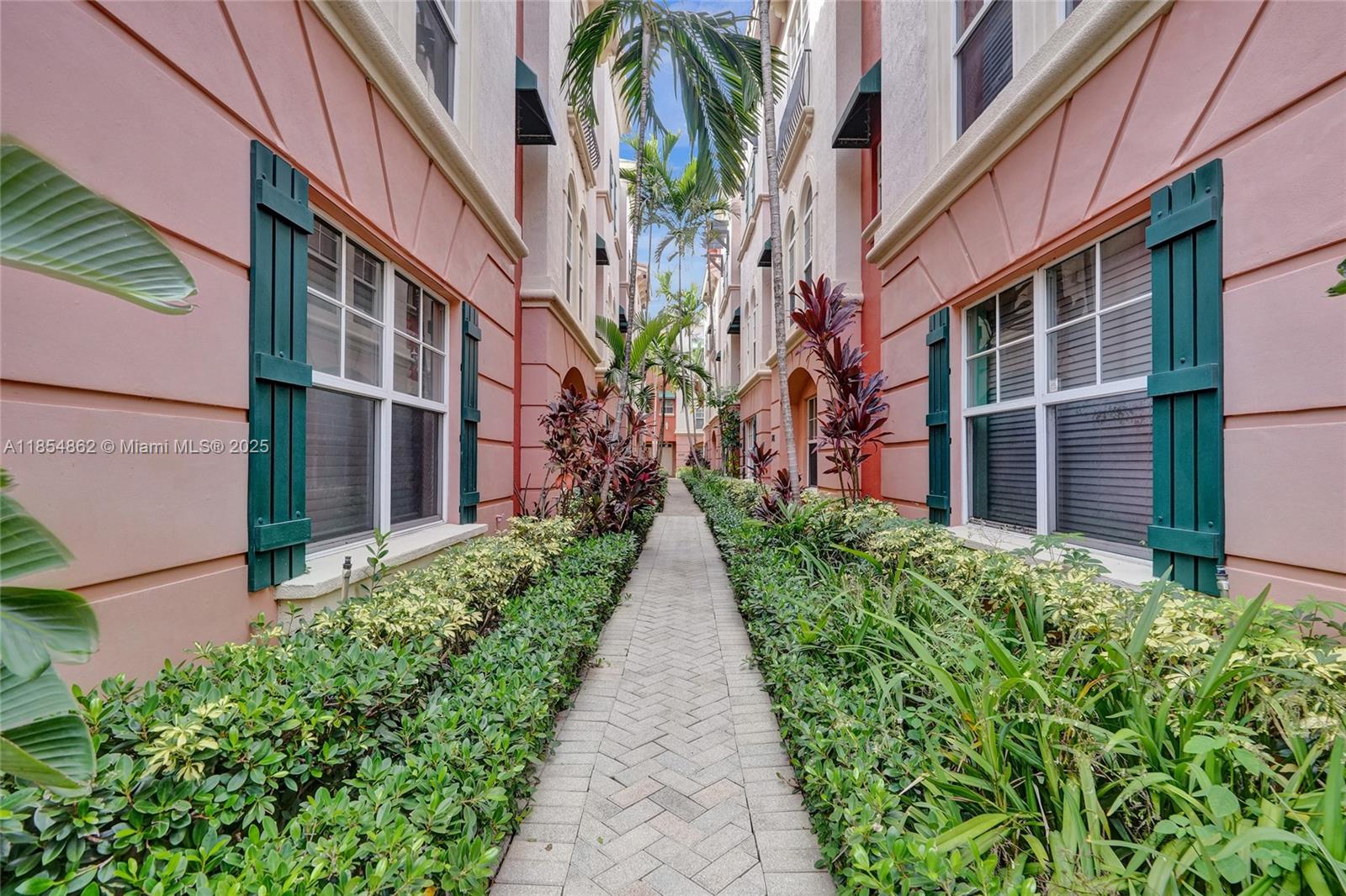 1033 NE 17th Way #1904 Fort Lauderdale, FL 33304