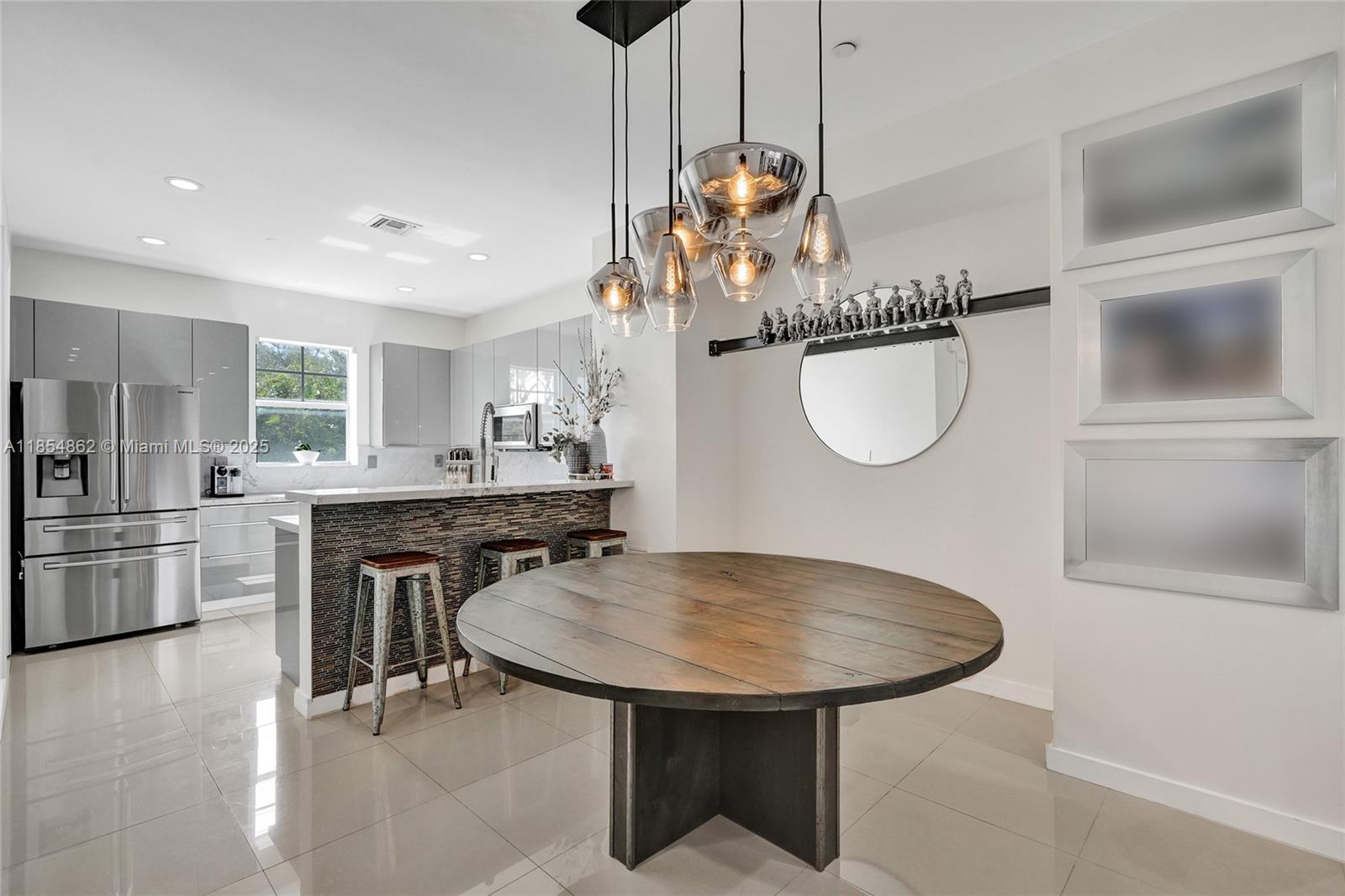 1033 NE 17th Way #1904 Fort Lauderdale, FL 33304