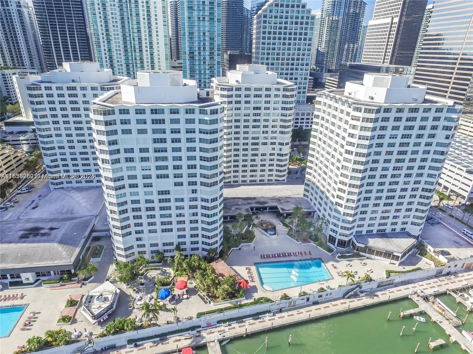 999 Brickell Bay Dr #709